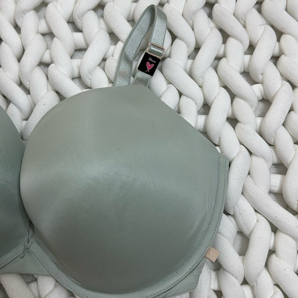 Victoria Secret Bra - Picture 3 of 6